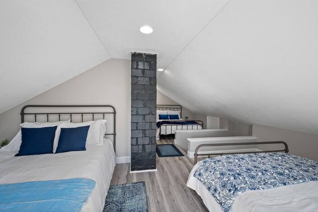 Photo of Bedroom in University District