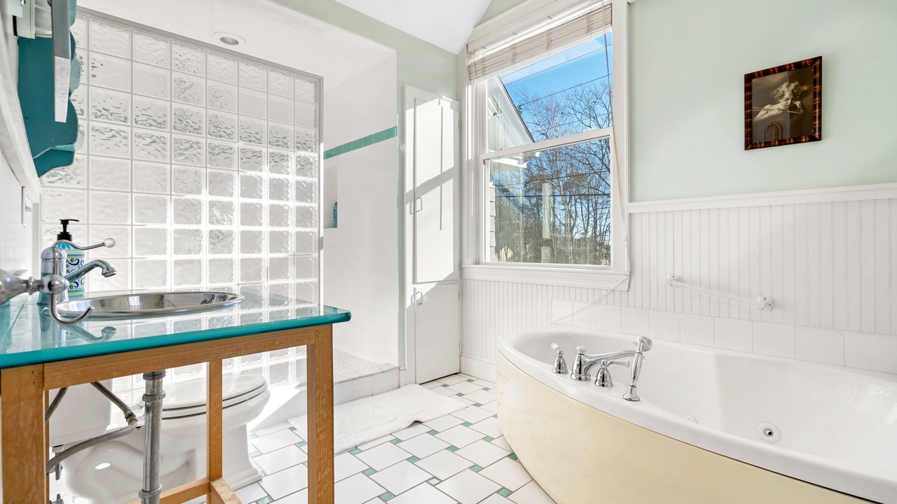 Photo of Bathroom in Pine Point