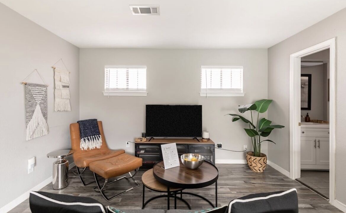 Photo of Livingroom in Lakewood Heights