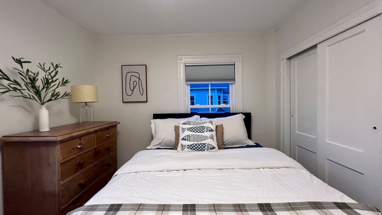 Photo of Bedroom in Pond Cove