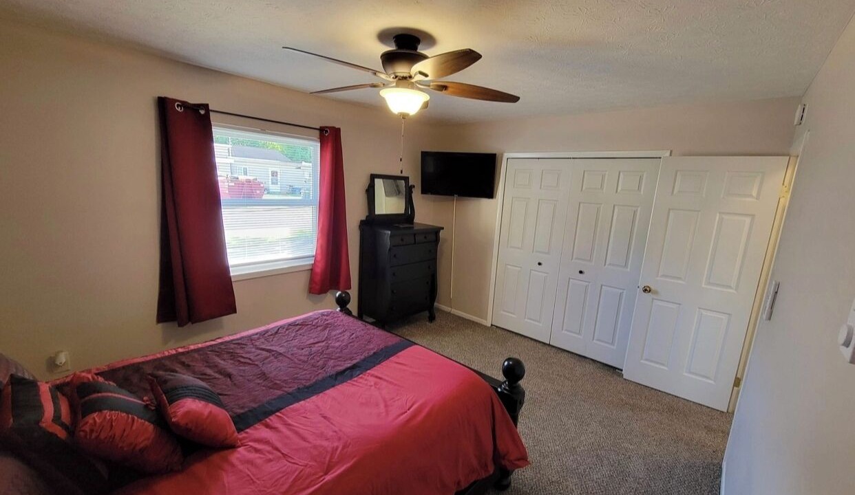 Photo of Bedroom in Conneaut
