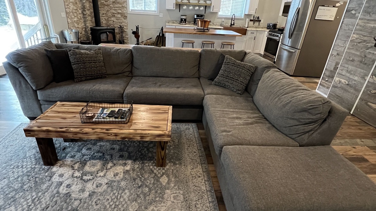 Photo of Livingroom in Eaton Center