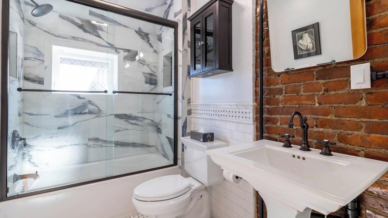 Photo of Bathroom in Front Park