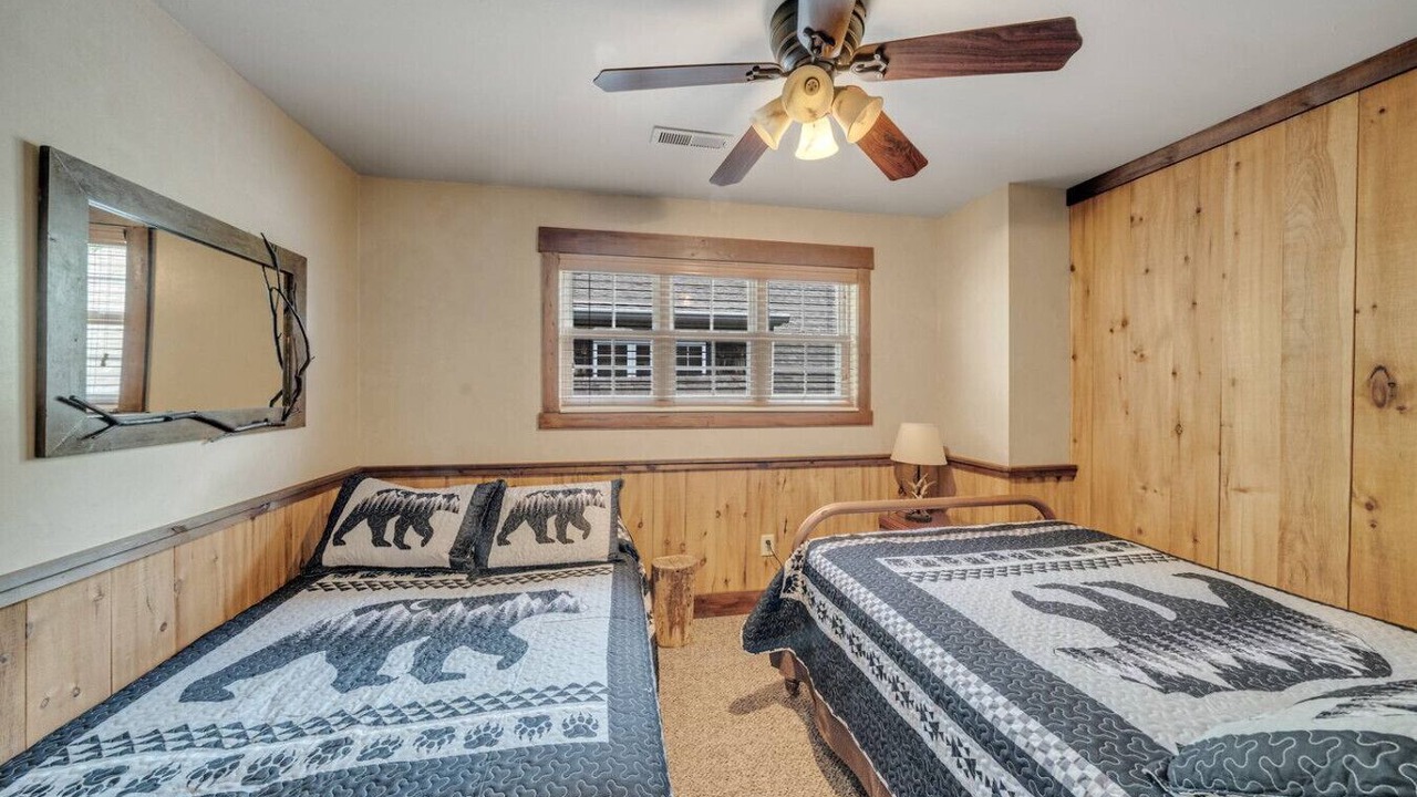 Photo of Bedroom in Hiawassee