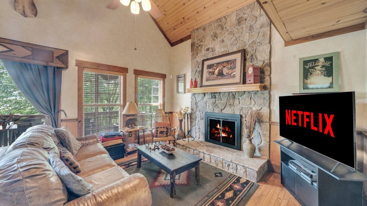 Photo of Livingroom in Hiawassee
