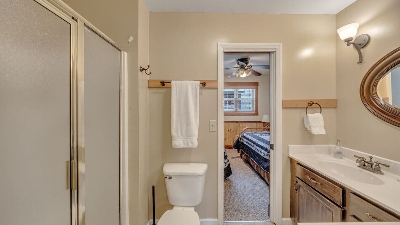 Photo of Bathroom in Hiawassee