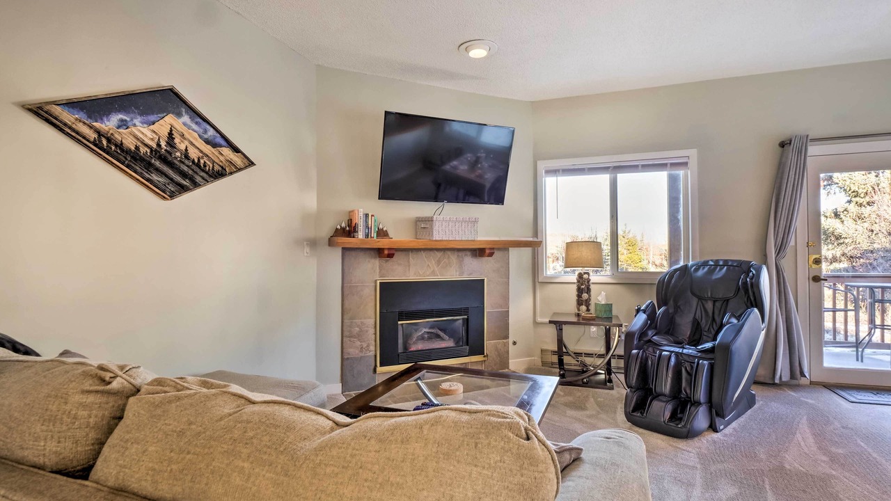 Photo of Livingroom in Summit Cove