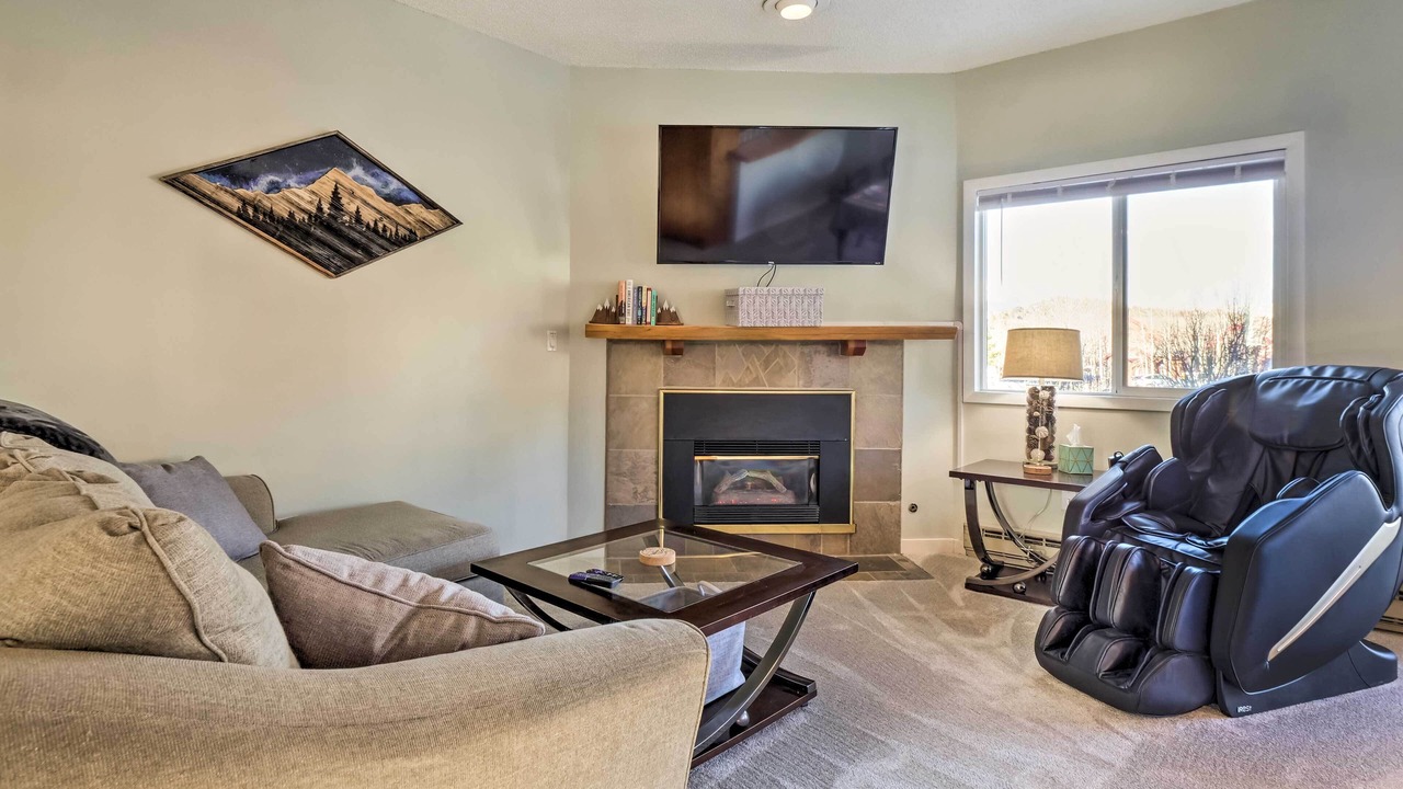 Photo of Livingroom in Summit Cove