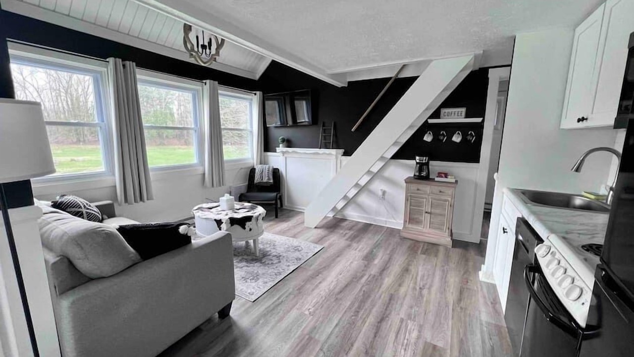 Photo of Livingroom in Conneaut Lakeshore