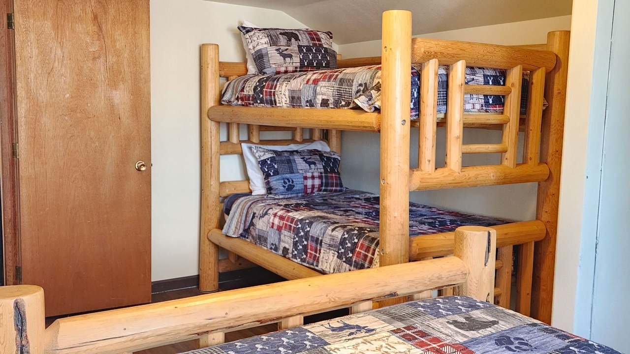 Photo of Bedroom in Kalifornsky