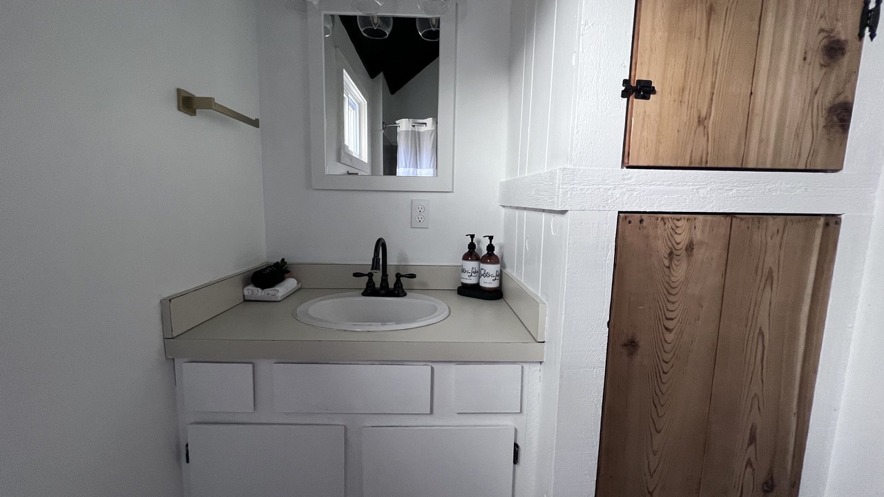 Photo of Bathroom in Conneaut Lakeshore