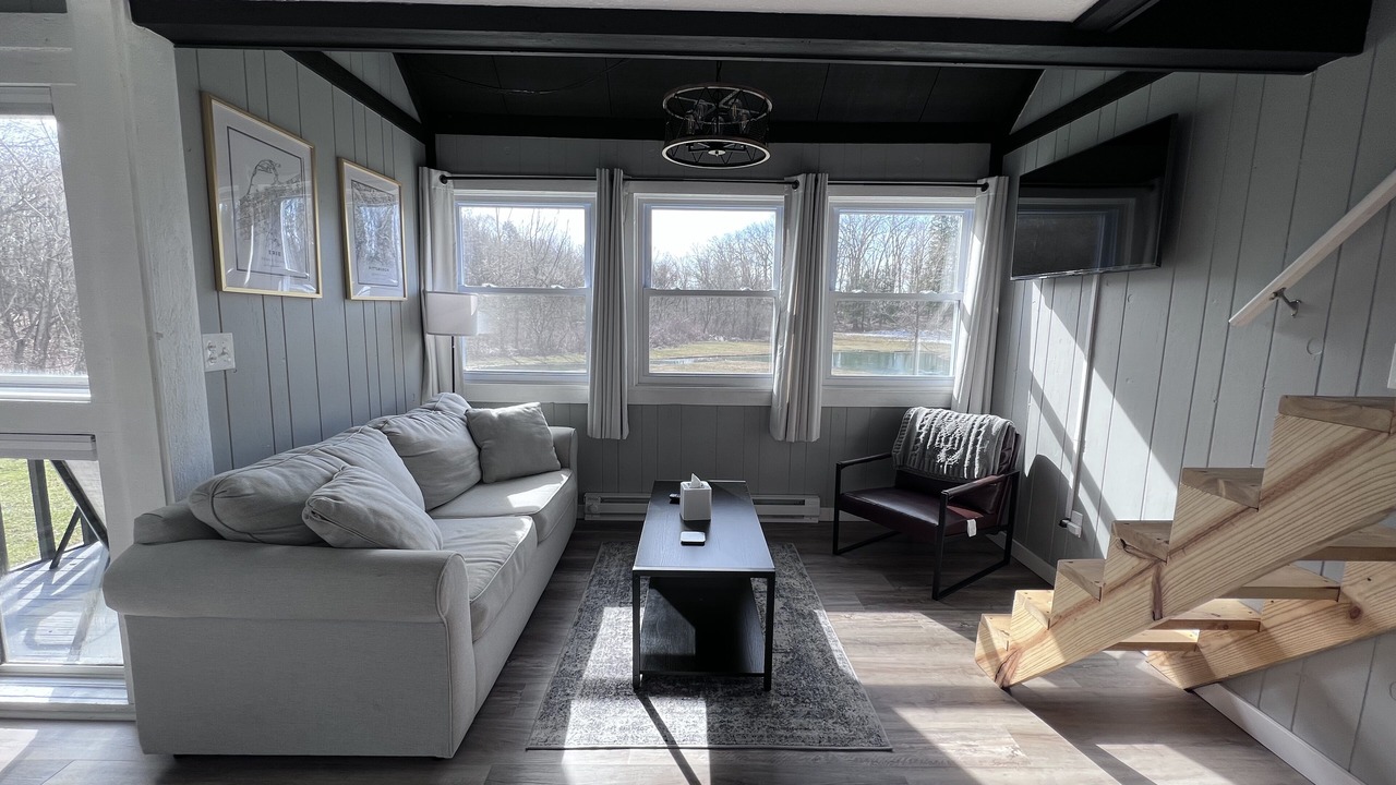 Photo of Livingroom in Conneaut Lakeshore
