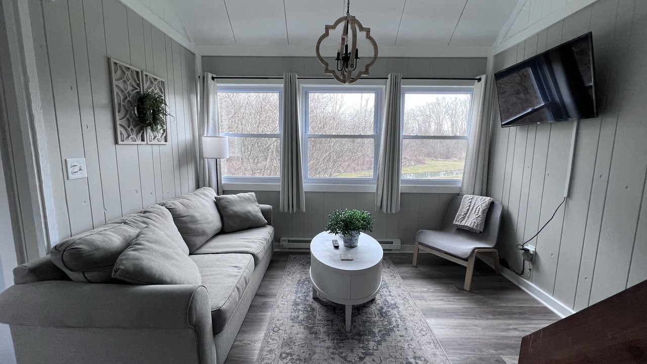 Photo of Livingroom in Conneaut Lakeshore