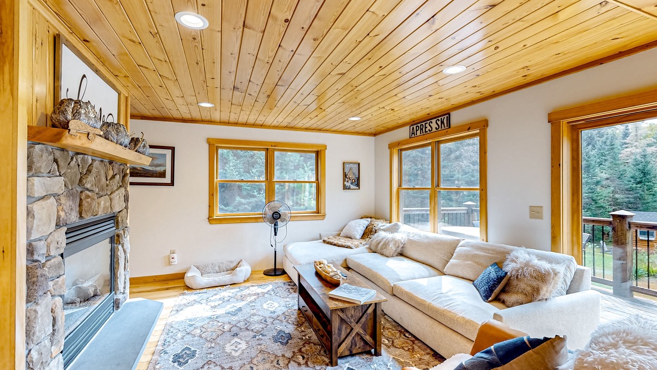 Photo of Livingroom in Rumford Center