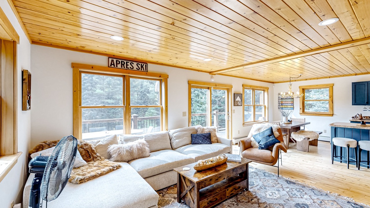 Photo of Livingroom in Rumford Center