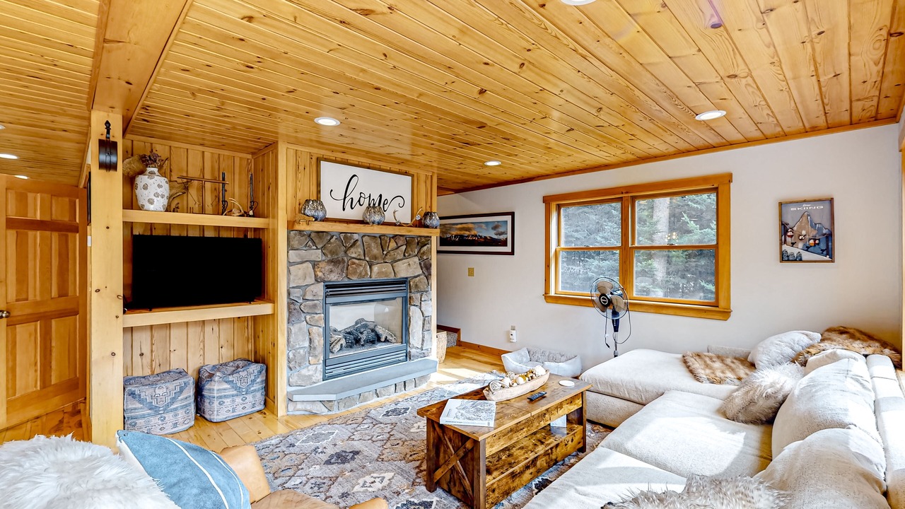 Photo of Livingroom in Rumford Center