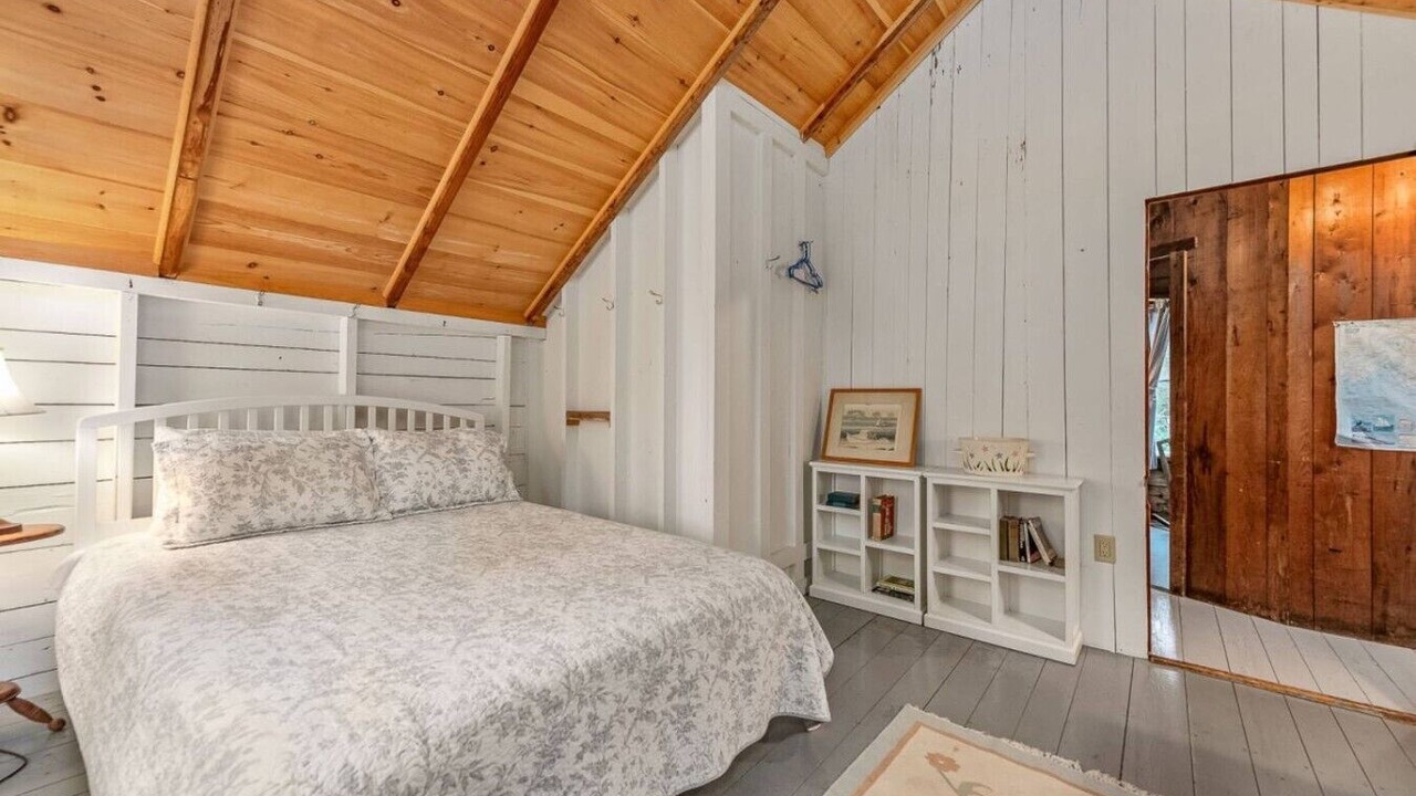 Photo of Bedroom in Bayville
