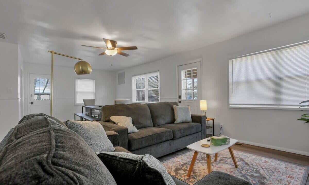Photo of Livingroom in Lincoln Village