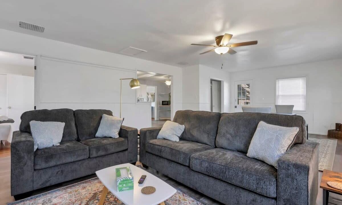 Photo of Livingroom in Lincoln Village