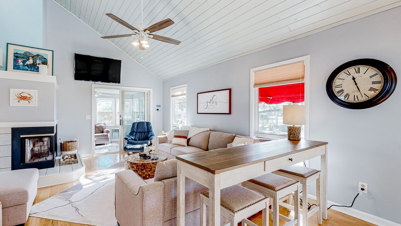Photo of Livingroom in Sandpiper Pines