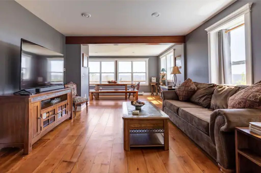 Photo of Livingroom in Hammondsport