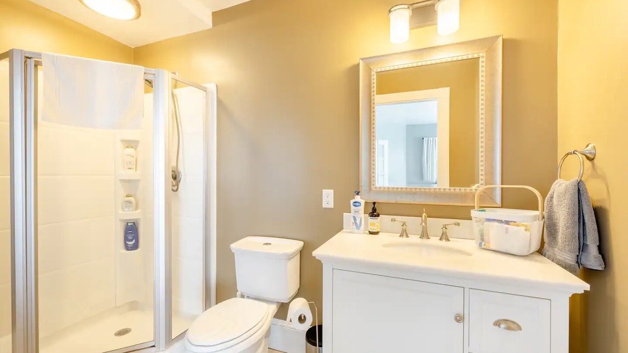 Photo of Bathroom in East Bayside