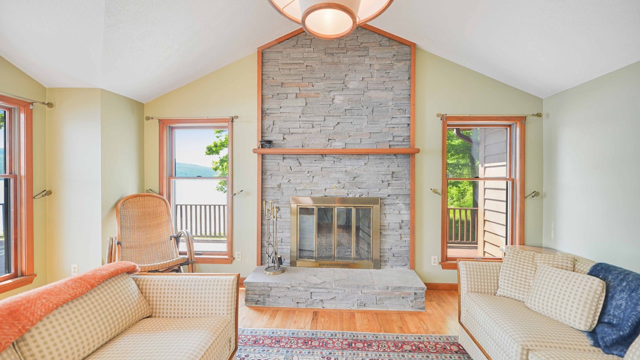 Photo of Livingroom in Honeoye