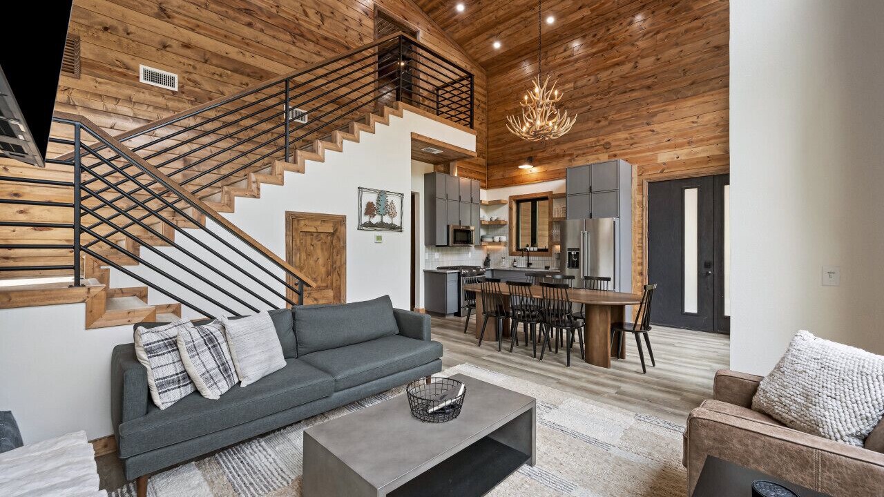 Photo of Livingroom in Broken Bow