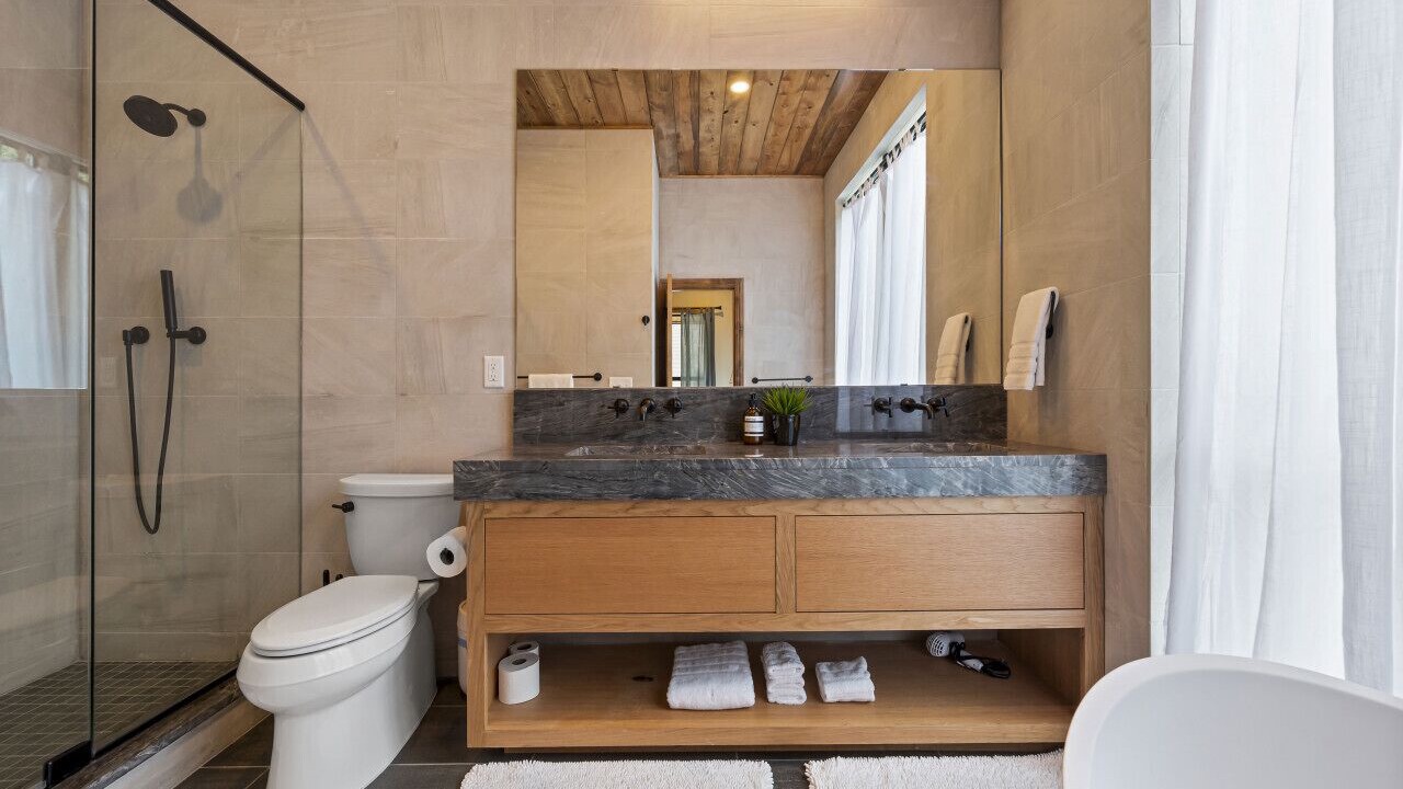 Photo of Bathroom in Broken Bow