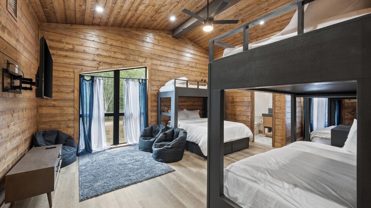 Photo of Bedroom in Broken Bow