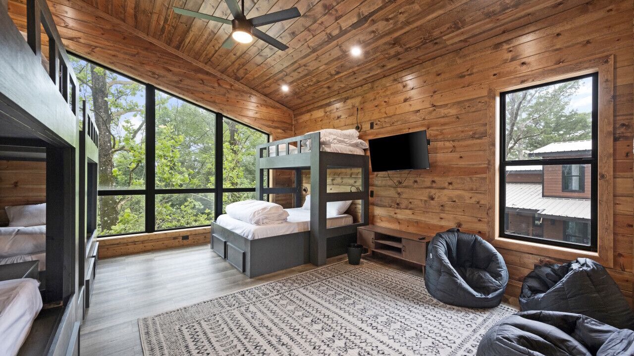 Photo of Bedroom in Broken Bow