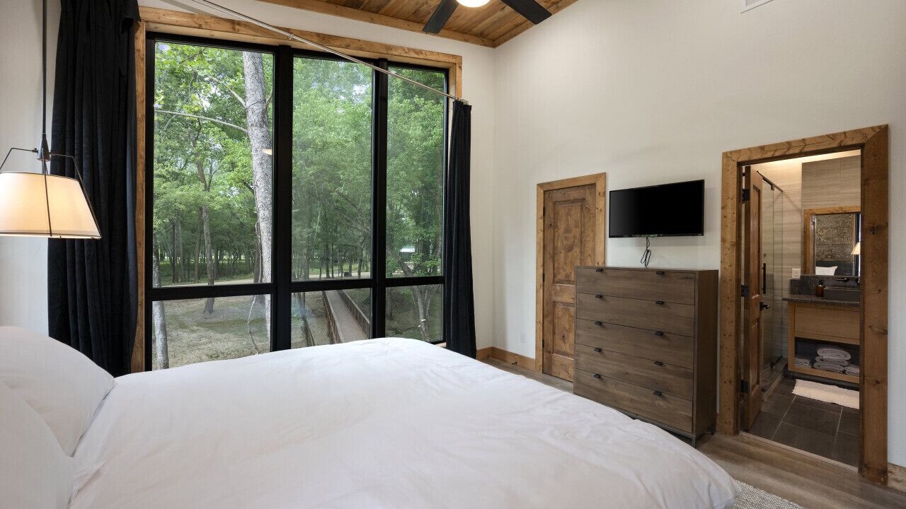 Photo of Bedroom in Broken Bow
