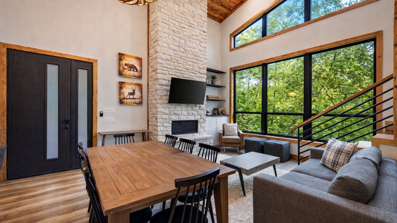 Photo of Livingroom in Broken Bow