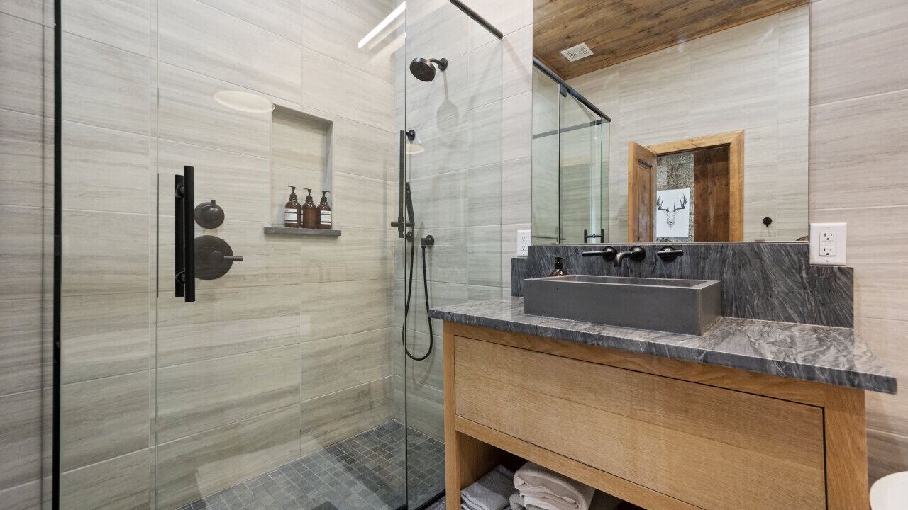 Photo of Bathroom in Broken Bow