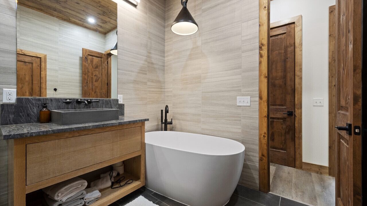 Photo of Bathroom in Broken Bow