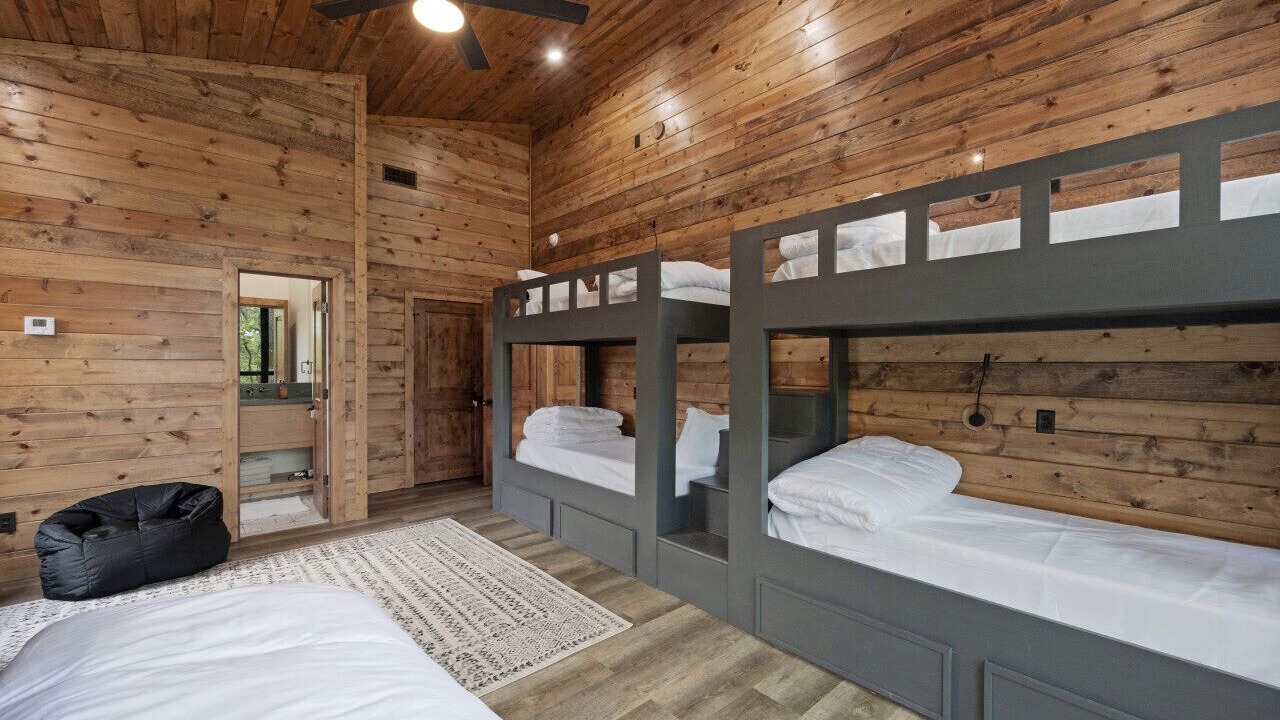 Photo of Bedroom in Broken Bow