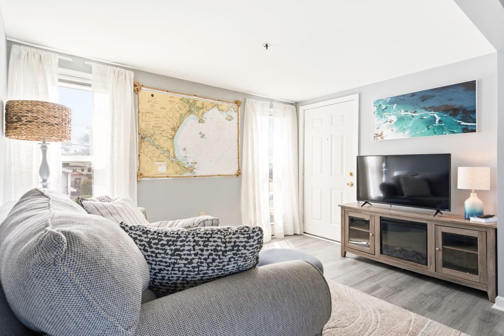 Photo of Livingroom in Pine Point