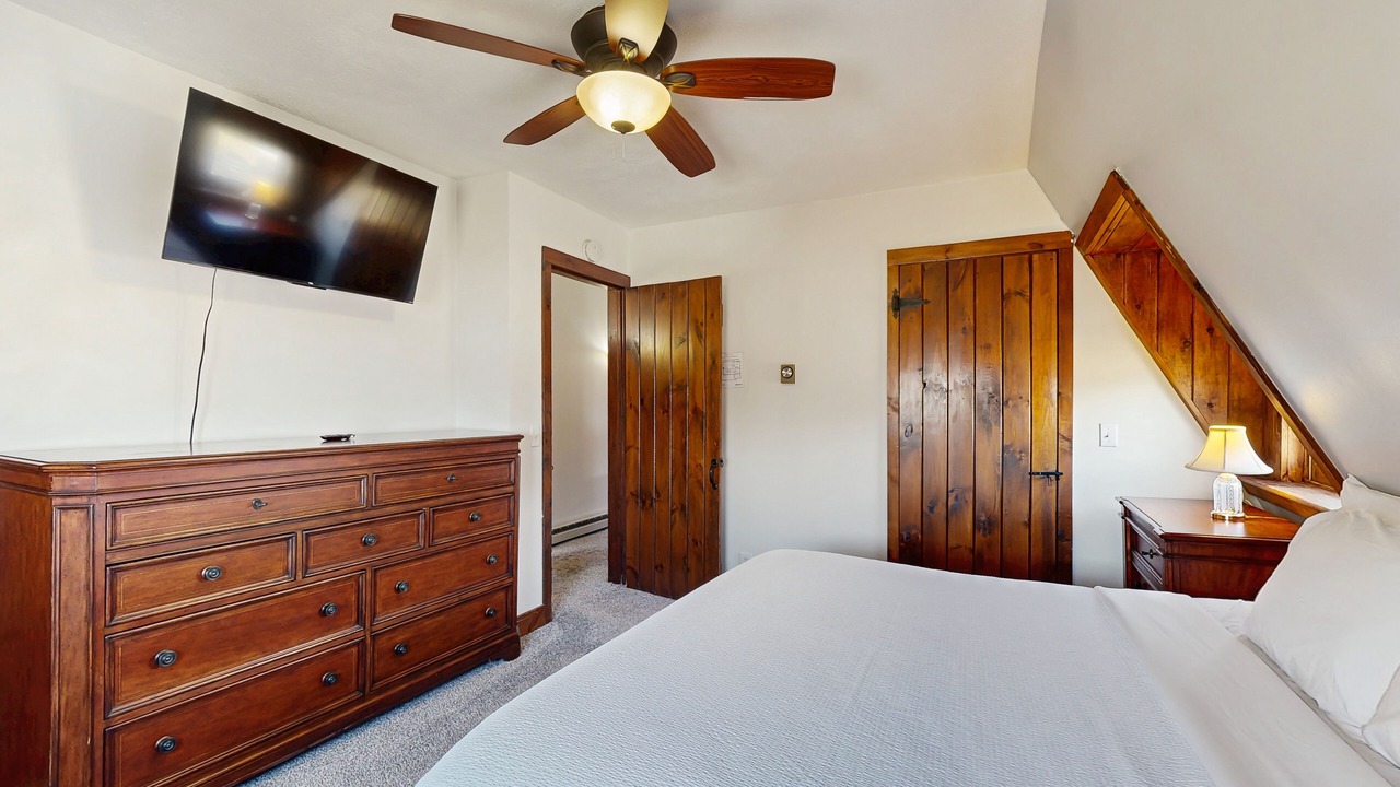 Photo of Bedroom in Town of Reading