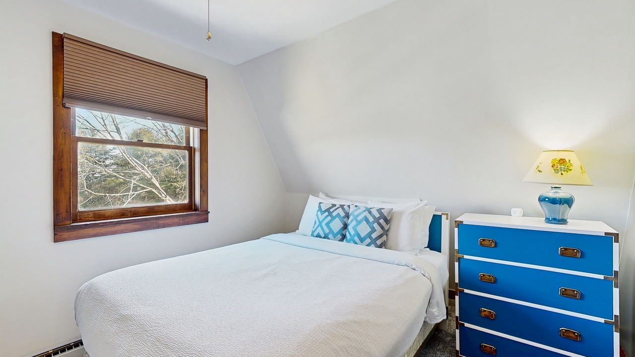 Photo of Bedroom in Town of Reading