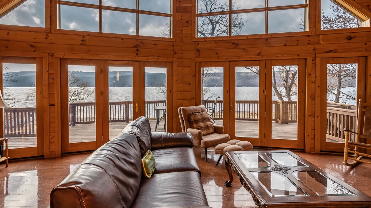 Photo of Livingroom in Hammondsport