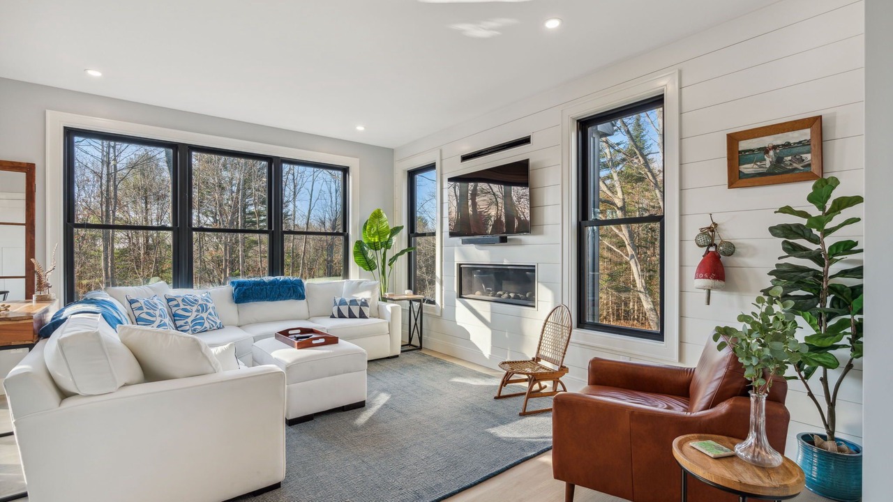 Photo of Livingroom in Cape Elizabeth