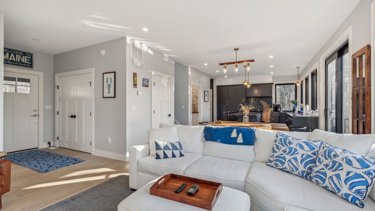 Photo of Livingroom in Cape Elizabeth