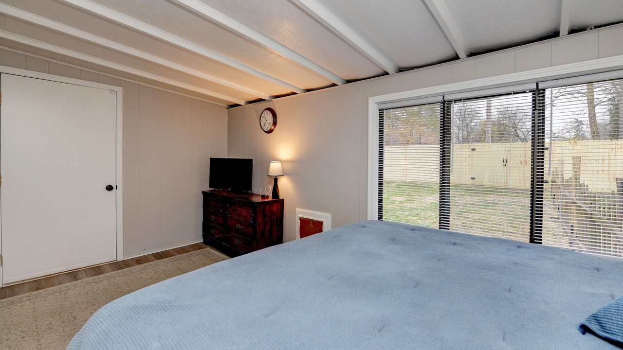 Photo of Bedroom in Sharon Heights