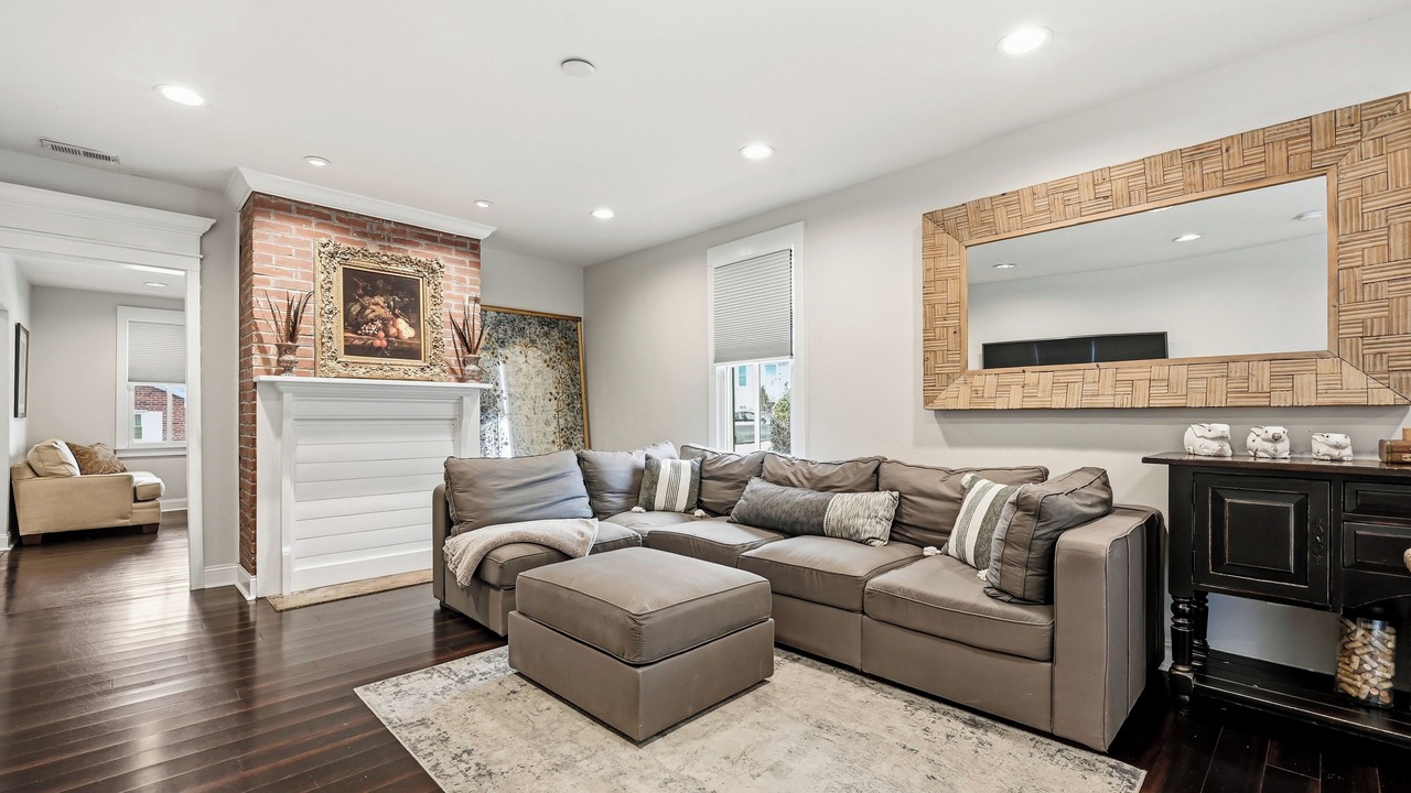 Photo of Livingroom in Leesburg's Old and Historic District