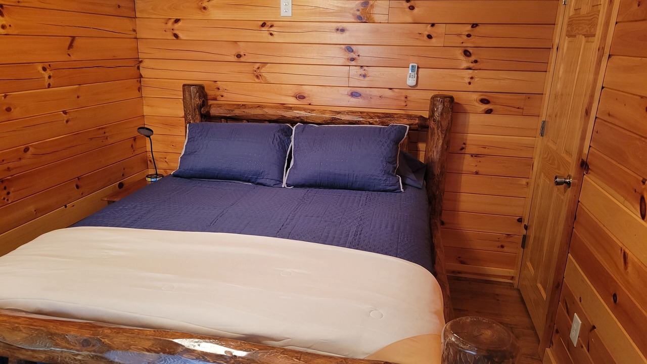 Photo of Bedroom in Ashtabula