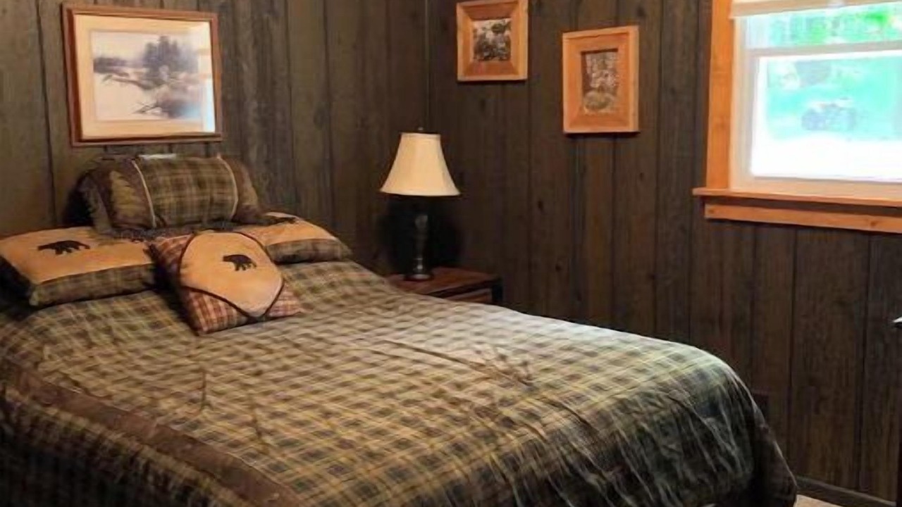 Photo of Bedroom in Leeper