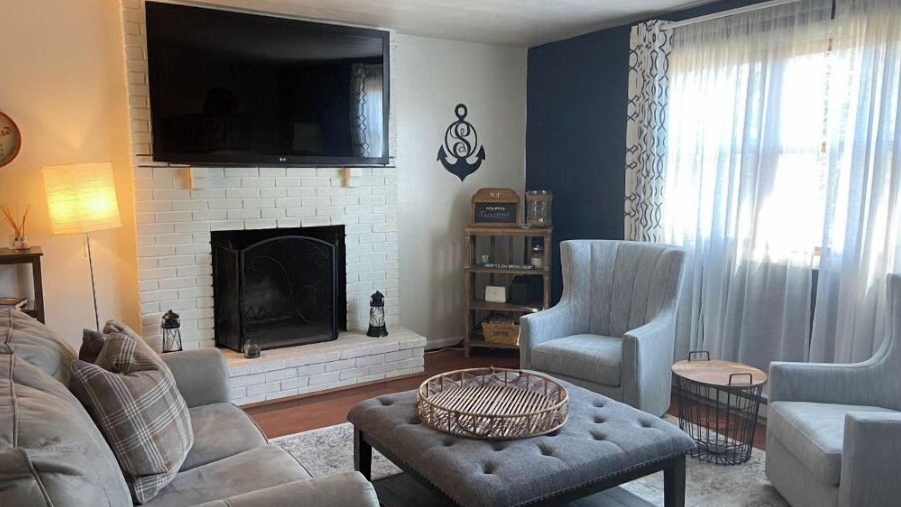 Photo of Livingroom in Eastward Look