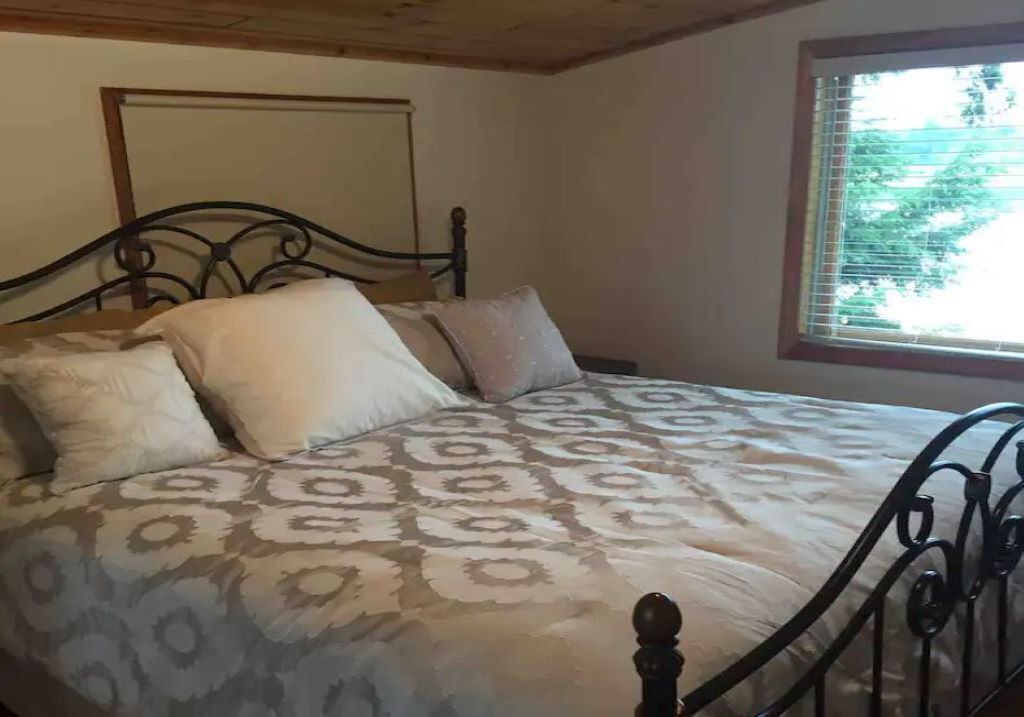 Photo of Bedroom in Oakland