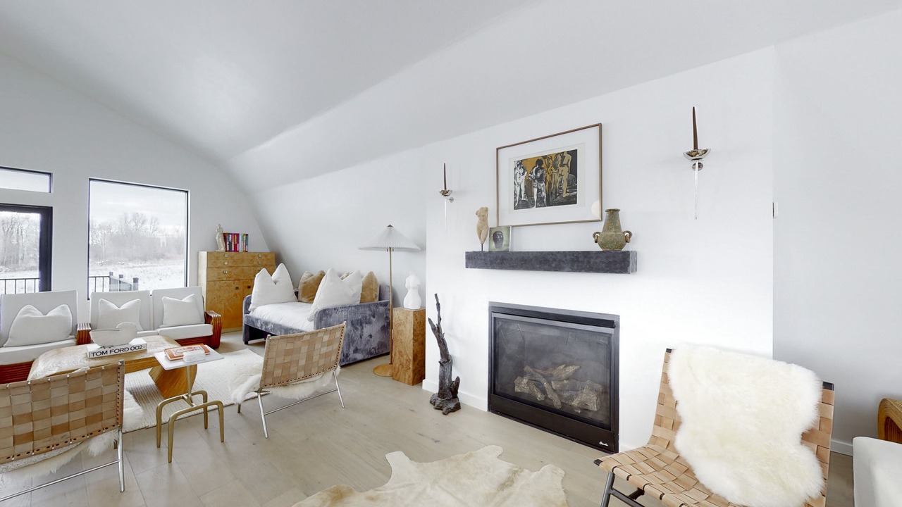 Photo of Livingroom in Hammondsport
