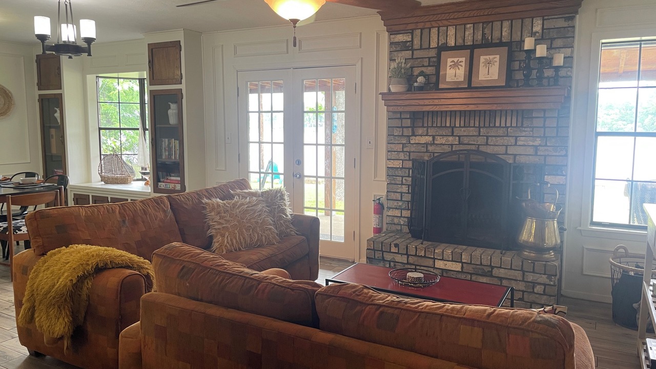 Photo of Livingroom in Mount Pleasant